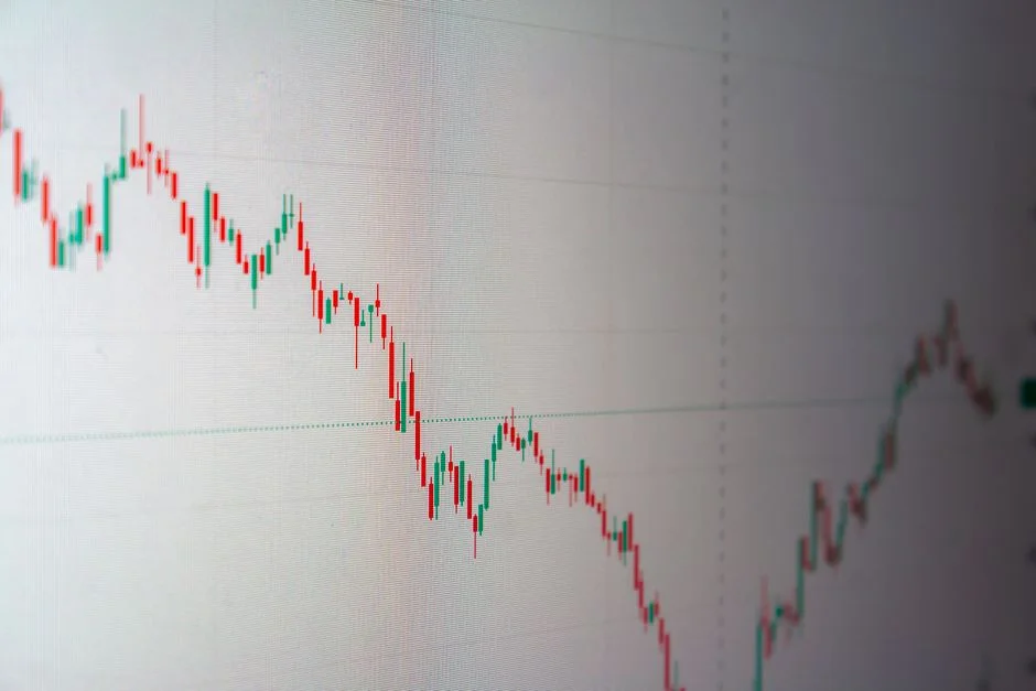 Market Jitters Spread as Economic Clouds Gather Over Key Trading Hubs