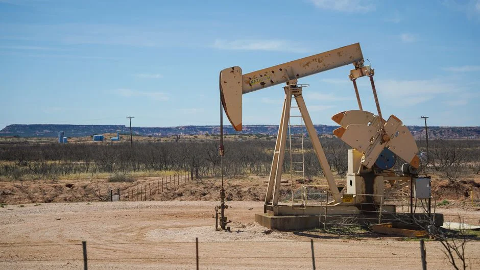 Oil Pressures Wall Street as Microsoft Shares Drop 2% After Annual Event